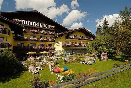 Almfrieden Hotel & Romantikchalet Рамзау Экстерьер фото